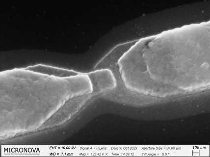 Superconducting device