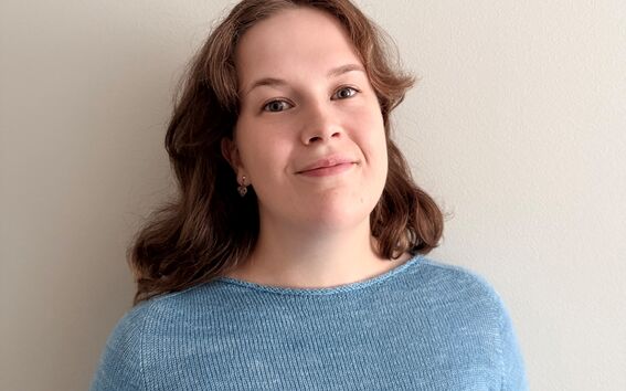 Elli Kiviluoma smiling.