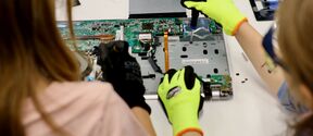 Disassembling computer
