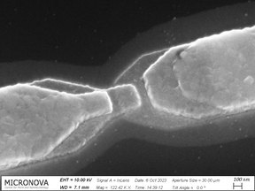 Superconducting device